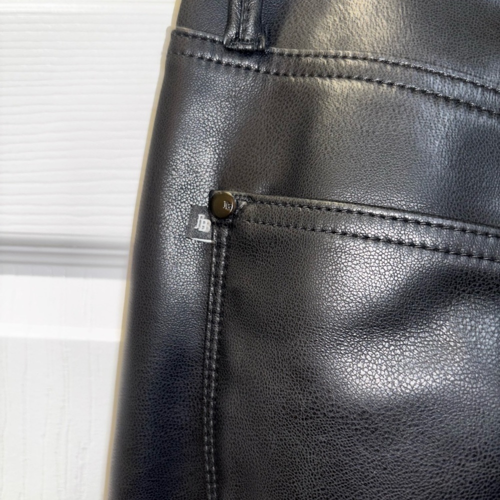 JUDY BLUE BLACK FAUX LEATHER TUMMY CONTROL HIGH RISE STRAIGHT SZ 26​​​​ - Picture 6 of 8
